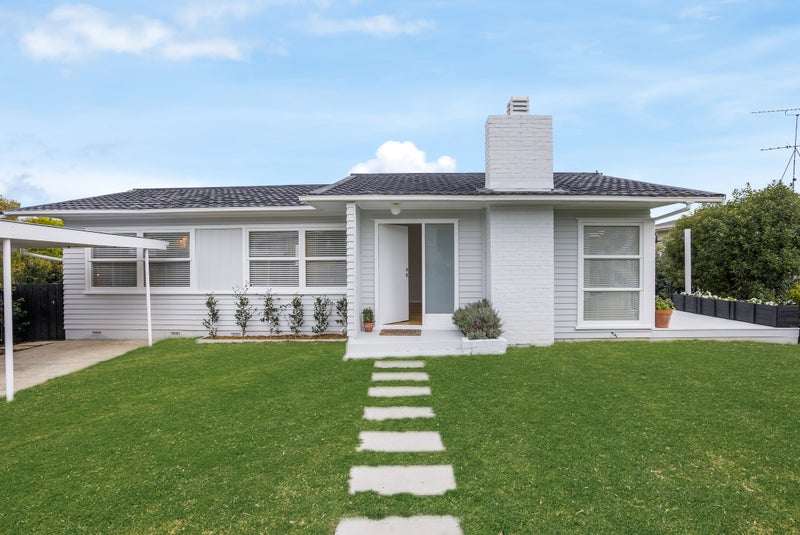 1/15 Hellyers Street, Birkdale, Auckland - Carousel 1