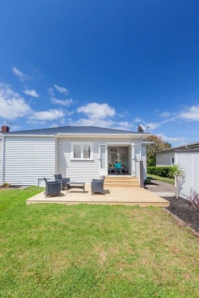 7 Bournemouth Avenue, Sandringham, Auckland - Carousel 2