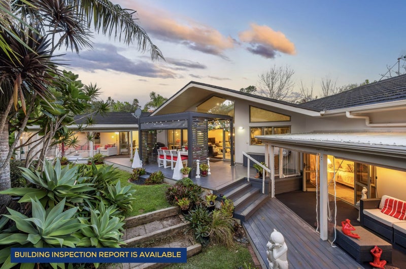 18 Oakford Park Crescent, Greenhithe, Auckland - Carousel 1