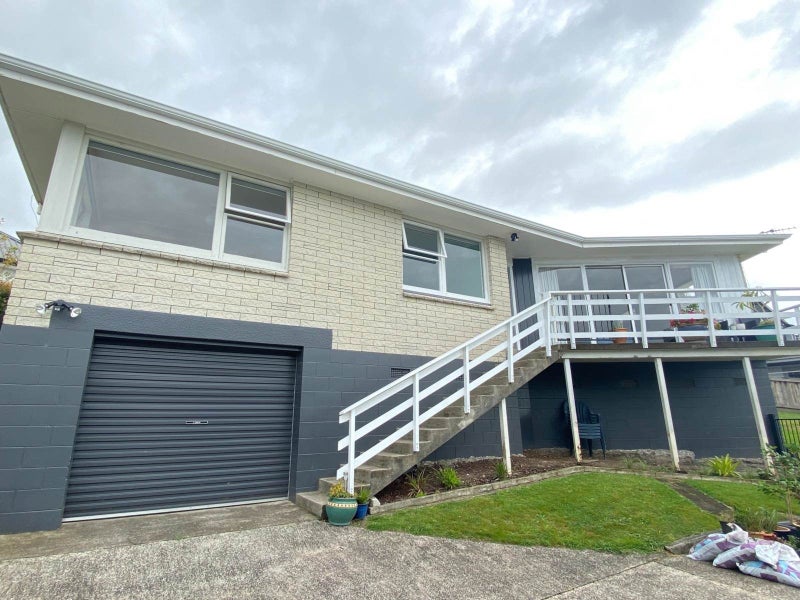 27 Warwick Place, Brookfield, Tauranga - Carousel 1