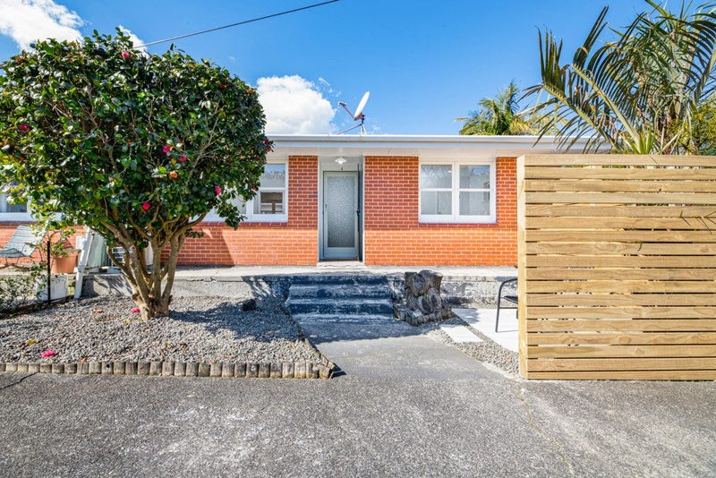 4/10 Sutherland Road, Mount Albert, Auckland - Carousel 2