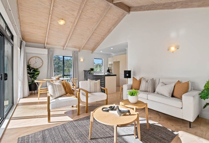 7A Erica Road, Sunnynook, Auckland - Carousel 1