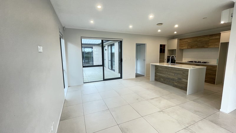82 Te Napi Drive, Takanini, Auckland - Carousel 2