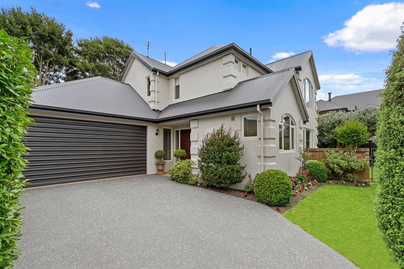 5 Gleneagles Terrace, Ilam, Christchurch - Carousel 1