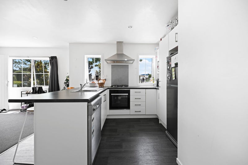 1/60 Wellington Street, Hamilton East, Hamilton - Carousel 2