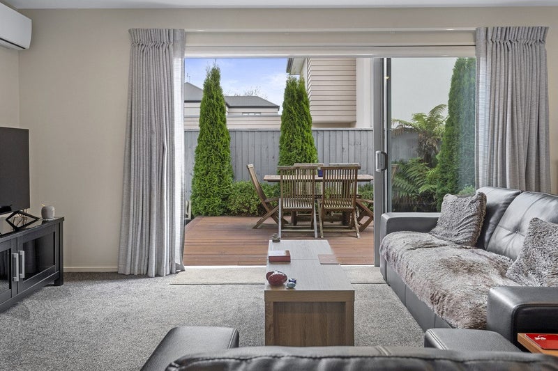 2/78 Canon Street, St Albans, Christchurch - Carousel 2