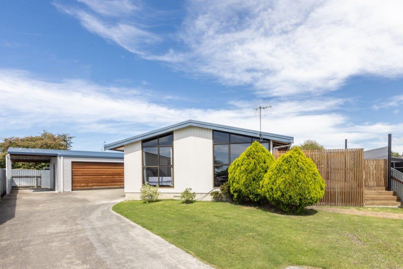 3 Dorset Place, Tamatea, Napier - Carousel 1