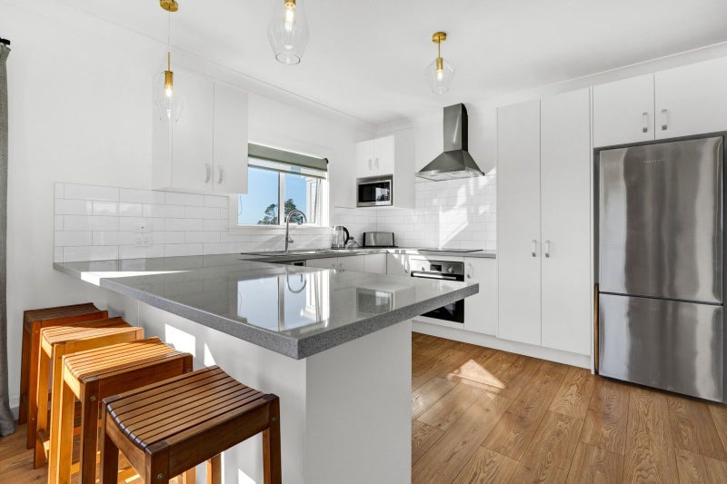 297 Radnor Road, Midhirst, Stratford - Carousel 2