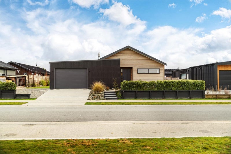 5 Peterculter Drive, WANAKA - Carousel 1