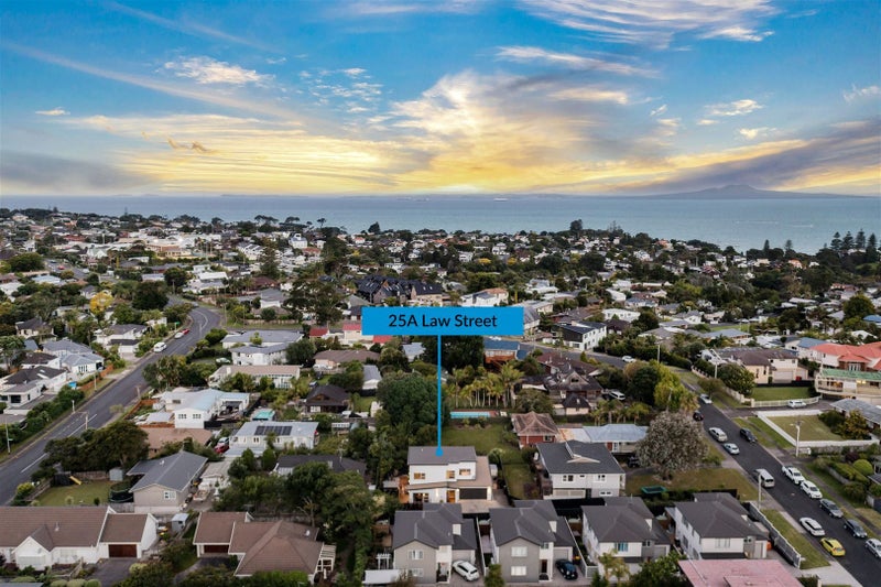 25A Law Street, Torbay, Auckland - Carousel 21