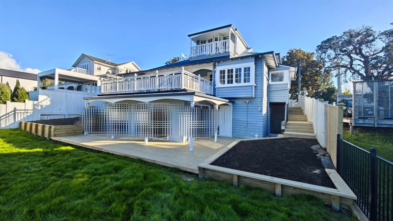 17 Waimana Avenue, Northcote Point, Auckland - Carousel 1