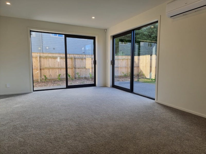 12/338 Oxford Terrace, Avalon, Lower Hutt - Carousel 2