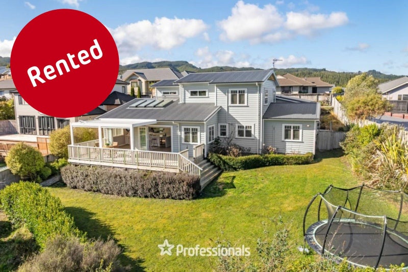14 Ronald Scott Grove, Riverstone Terraces, Upper Hutt - Carousel 1