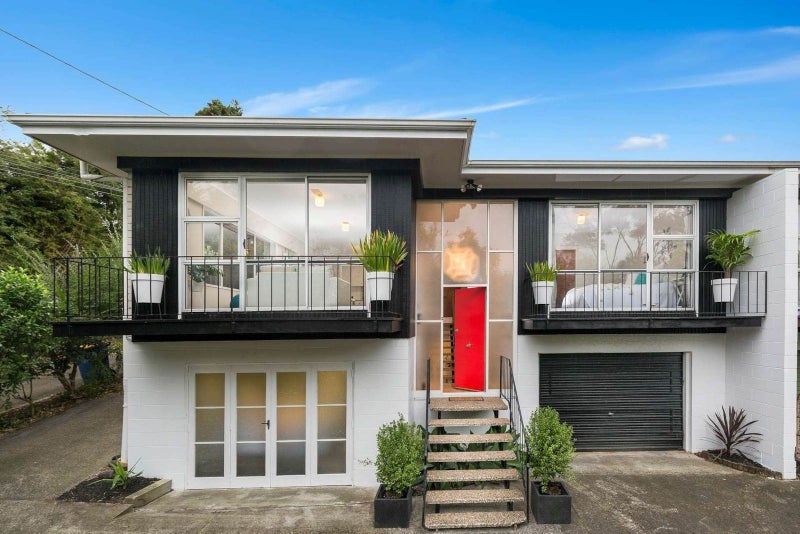 1/127 Godley Road, Green Bay, Auckland - Carousel 1