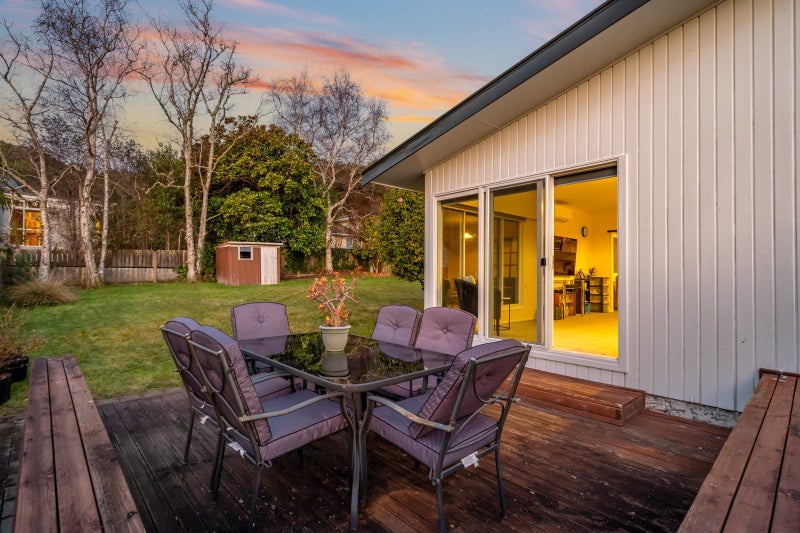 45 Fendalton Crescent, Pinehaven, Upper Hutt - Carousel 2