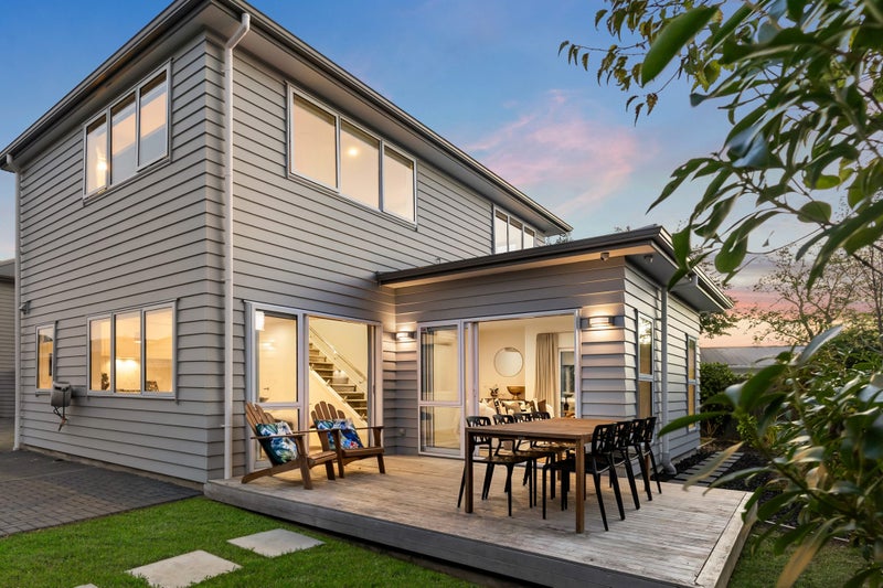 13E Teal Crescent, Beach Haven, Auckland - Carousel 1