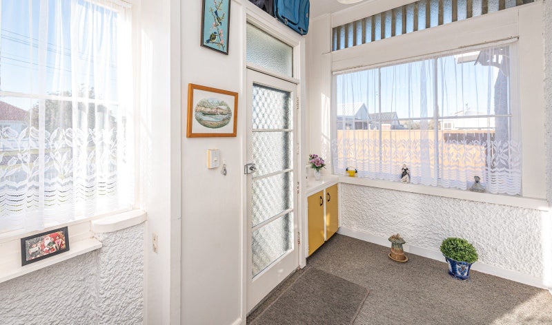 1 Gunn Street, Gonville, Whanganui - Carousel 2