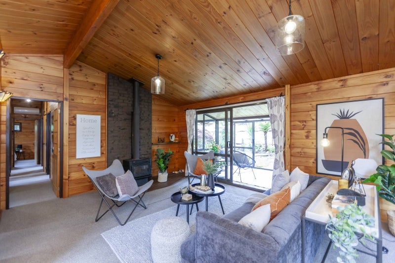 1A Karaka Grove, Waikanae - Carousel 2