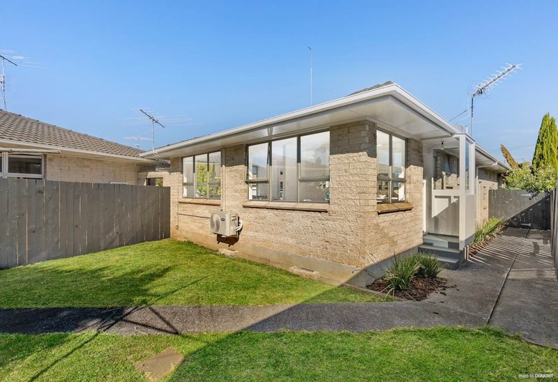 2/25 Riverview Road, Panmure, Auckland - Carousel 1