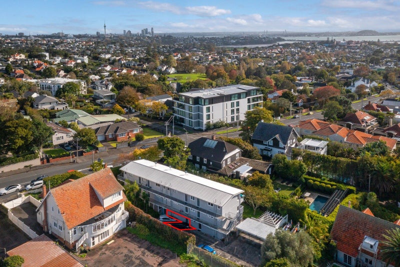 9/5 Orakei Road, Remuera, Auckland - Carousel 2