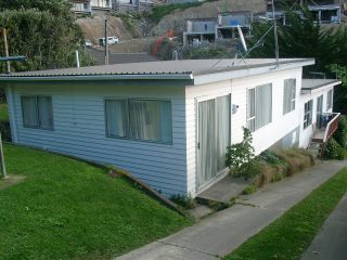 2/15 VIEW RD, TITAHI BAY, PORIRUA - Carousel 2