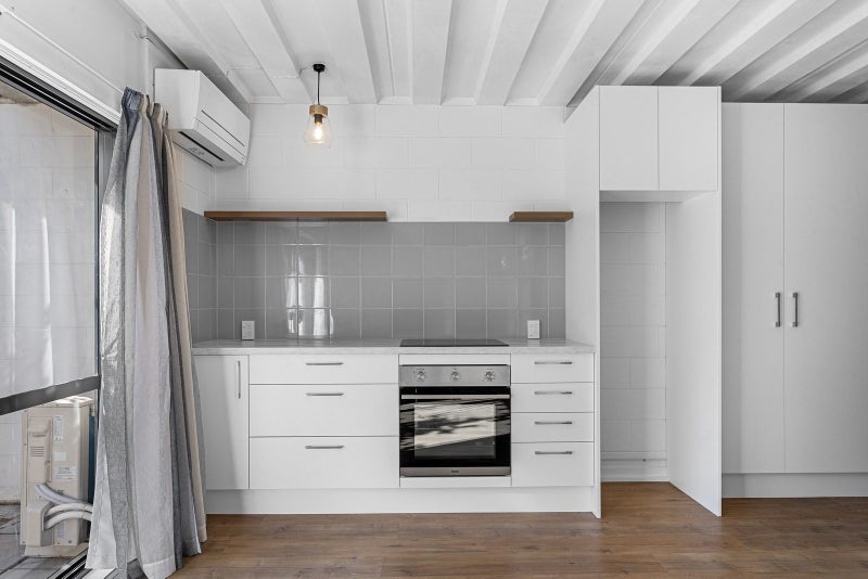 2/25 Winchester Street, Merivale, Christchurch - Carousel 1