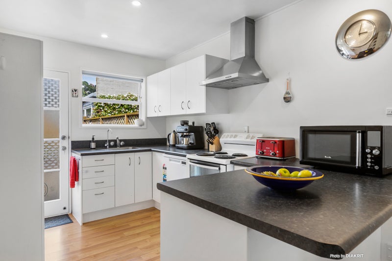 28B Aparima Avenue, Miramar, Wellington - Carousel 2