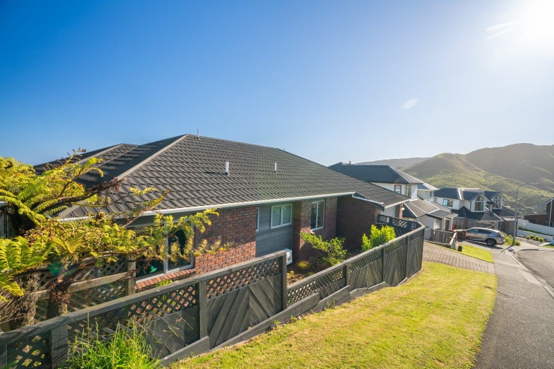 3 Kapil Grove, Khandallah, Wellington - Carousel 2