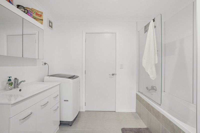 8 Stratton Street, Normandale, Lower Hutt - Carousel 35