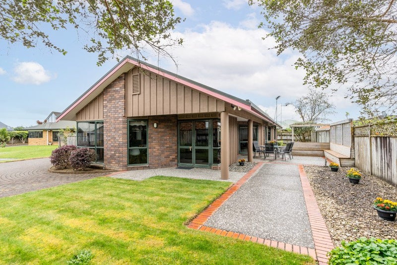 6 Earls Court, Hillcrest, Hamilton - Carousel 1