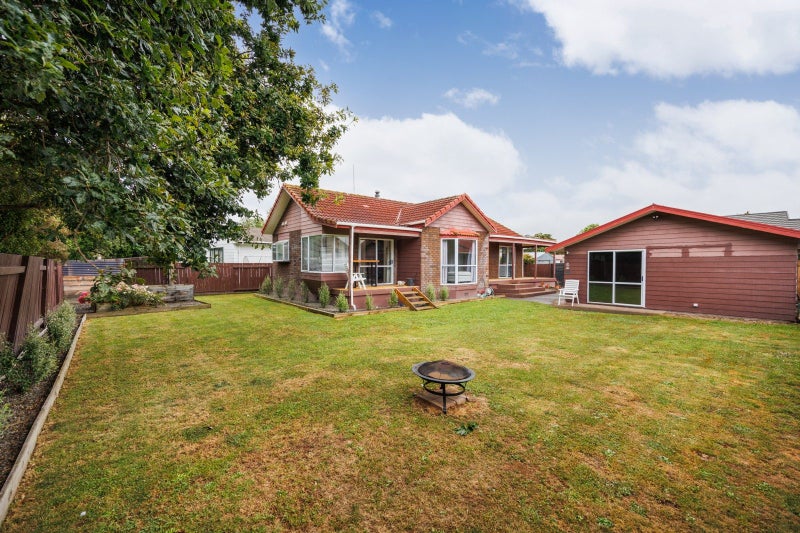 21 Dalfield Place, Highbury, Palmerston North - Carousel 1