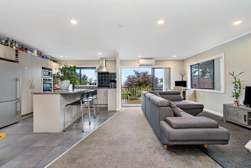 53 Helleur Road, Massey, Auckland - Carousel 2
