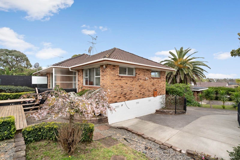 1/55 Glenmore Road, Sunnyhills, Auckland - Carousel 2