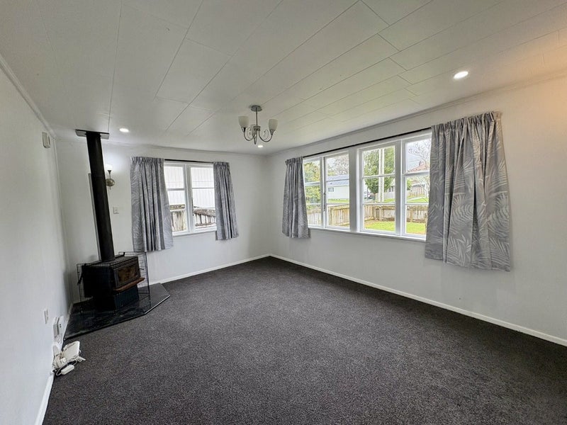 6 Churton Crescent, Taita, Lower Hutt - Carousel 2