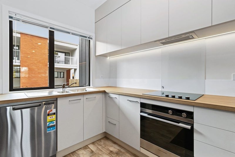 6/7 Dyer Street, Whitiora, Hamilton - Carousel 2