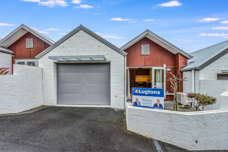 2/49 Anglesea Street, Hamilton Central, Hamilton - Carousel 1