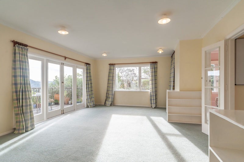 28 Croydon Street, Karori, Wellington - Carousel 1