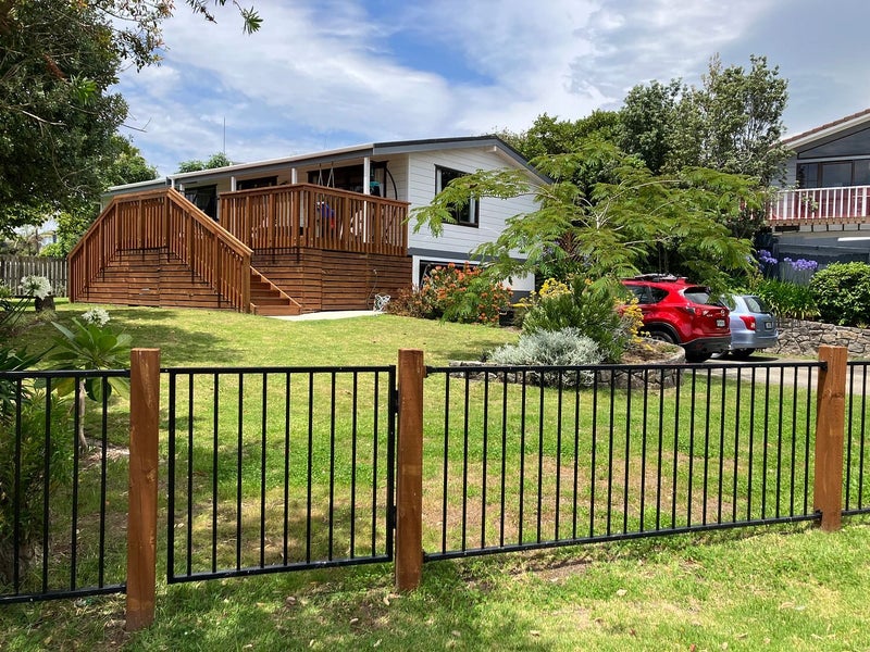 3 The Glebe, Coastlands, Whakatane - Carousel 1