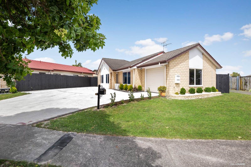 85 Riverton Drive, Randwick Park, Auckland - Carousel 2