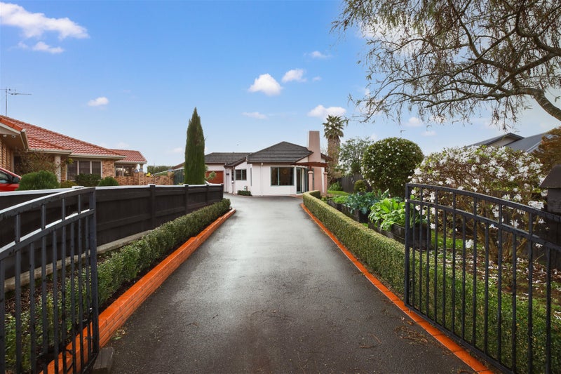 27 Heritage Avenue, Chartwell, Hamilton - Carousel 1