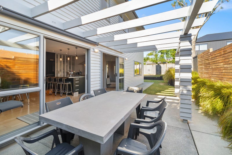 34 Wainui Avenue, Point Chevalier, Auckland - Carousel 2