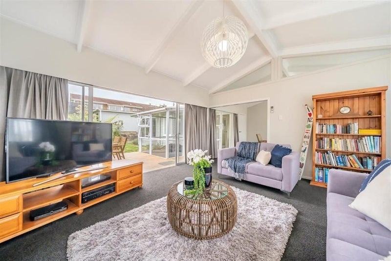 86 Tirohanga Road, Tirohanga, Lower Hutt - Carousel 9