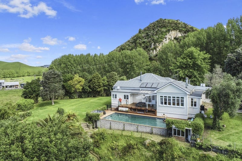 220B Waikite Road, Welcome Bay, Tauranga - Carousel 1