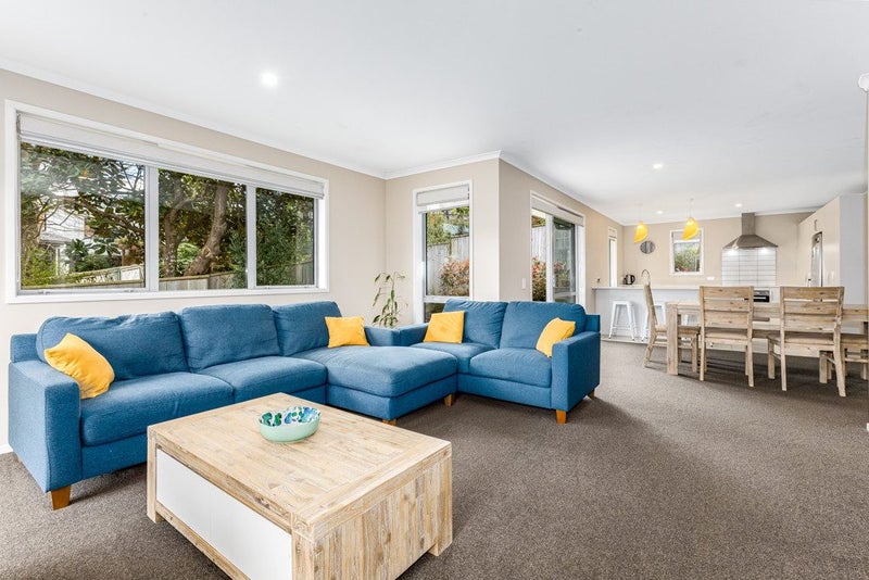 7 Grapnel Lane, Whitby , Porirua - Carousel 2