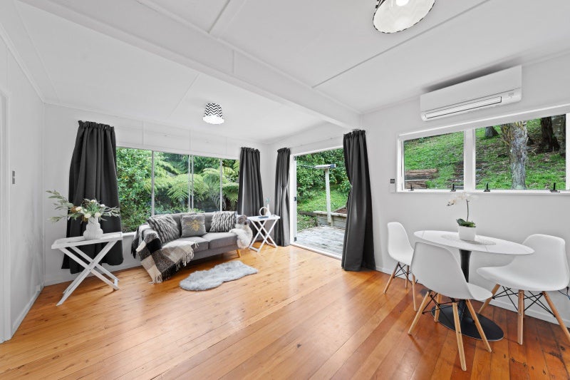 13 Kennedy Road, Surfdale, Waiheke Island - Carousel 2