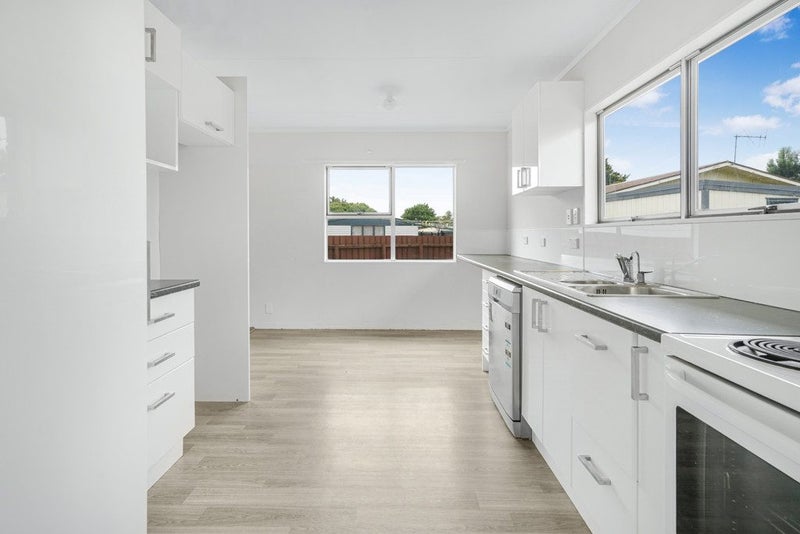 6A Oakfield Crescent, Pukete, Hamilton - Carousel 1