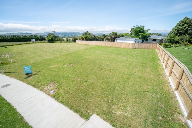 10 Magnolia Lane, Kelvin Grove, Palmerston North - Carousel 1