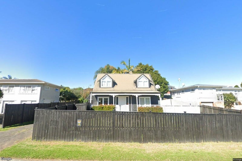 51 Juliet Avenue, Howick, Auckland - Carousel 1