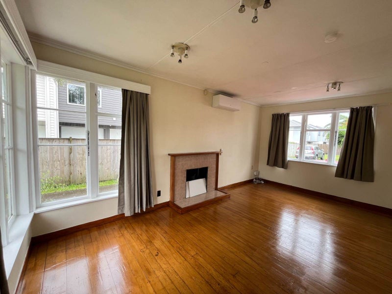 38A Kawiti Avenue, Point England, Auckland - Carousel 2