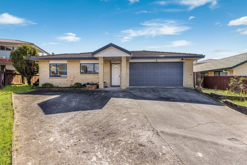 70 Robert Ross Place, Clendon Park, Auckland - Carousel 1